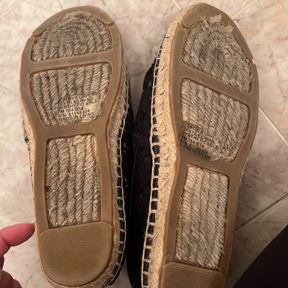 Tory Burch Espadrilles Navy Blue Lace with Black Trim - Picture 4 of 6